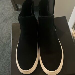 Black Uggs